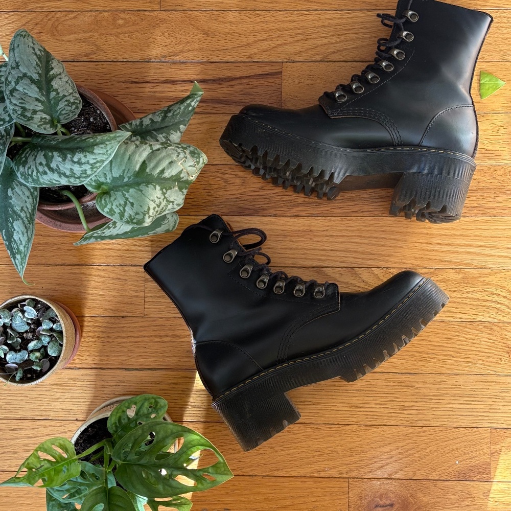 Dr. Martens Leona Heeled Boots (black leather, like new, size 8)